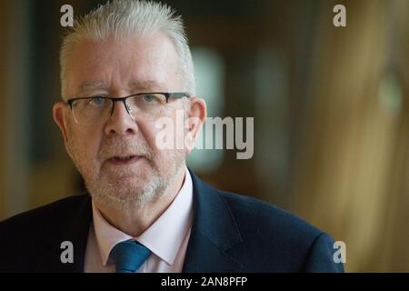 Edinburgh, Großbritannien. 16 Jan, 2020. Bild: Michael Russell MSP-Kabinettsminister für Regierung und verfassungsrechtlichen Beziehungen. 2. Sitzung von 2020 der erste Minister Fragen an das schottische Parlament. Argumente und den Austausch von der Scottish National Party (SNP) nach dem britischen Premierminister Boris Johnson verweigerte die Erlaubnis für einen sekunden Unabhängigkeitsreferendum. Credit: Colin Fisher/Alamy leben Nachrichten Stockfoto