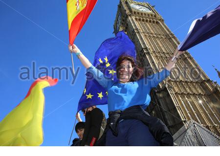 Ein Teilnehmer an einem Pro - Bleiben Kundgebung in London am Wochenende als anti-Brexit Gefühle hoch. Stockfoto