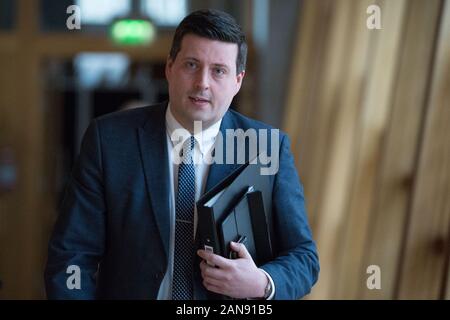 Edinburgh, Großbritannien. 16 Jan, 2020. Im Bild: Jamie Hepburn MSP. Szenen aus dem schottischen Parlament in Edinburgh. Credit: Colin Fisher/Alamy leben Nachrichten Stockfoto