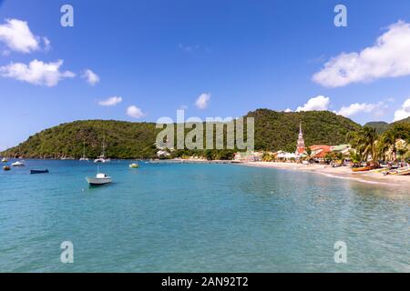 Les Anses d'Arlet, Martinique, FWI - das Dorf am Strand Stockfoto