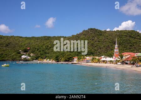 Les Anses d'Arlet, Martinique, FWI - das Dorf am Strand Stockfoto