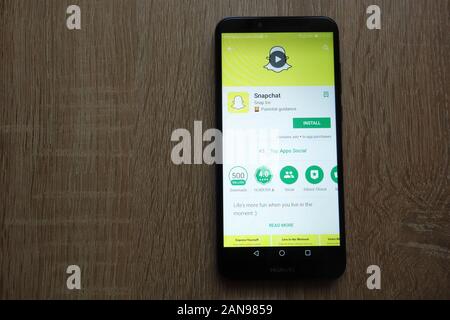 Snapchat-App auf der Google Play Store-Website auf dem Huawei Smartphone angezeigt Stockfoto