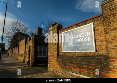 Southend-on-Sea, Großbritannien. 16 Jan, 2020. Nazareth House, London Road, Southend, Schließung am 17. Februar nach fast 147 Jahren. Richard Whitby, Chief Executive Officer, tadelte die finanziellen Probleme, insbesondere im Zusammenhang mit dem Gebäude "Das Gebäude ist über 100 Jahre alt und ist nicht dem Standard, wir wollen für unsere Bewohner zur Verfügung zu stellen." Southend West MP David Amess sprach über das Thema im Parlament am 15. Januar, mit Besorgnis über die Zukunft der 27 Bewohner. Credit: Penelope Barritt/Alamy leben Nachrichten Stockfoto