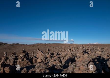 Sabancaya und Huaynaputina Vulkane und das Hochplateau zwischen Arequipa und Colca Canyon in Peru Stockfoto