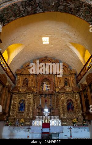 Innenraum der Kirche Iglesia Santa Ana in Macarenas, Peru Stockfoto