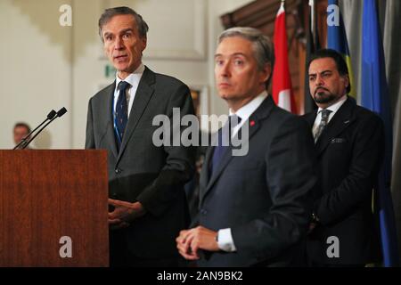 (Nach rechts) Dr. Andrew Murrison, Minister für den Nahen Osten und Nordafrika, Francois-Philippe Champagner, kanadischen Minister für Auswärtige Angelegenheiten, und Idrees Zaman, stellvertretender Außenminister für Afghanistan, während einer Sitzung der internationalen Koordinierung und Response Group für die Familien der Opfer der Ukraine International Airlines, die im Iran abgestürzt Links, an die Hohe Kommission von Kanada in London. Stockfoto