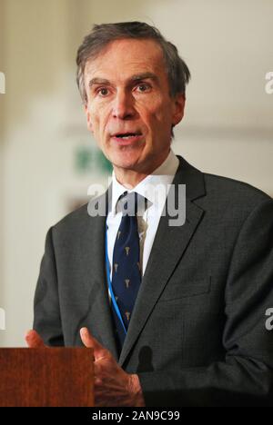 Dr Andrew Murrison, Minister für den Nahen Osten und Nordafrika, während einer Sitzung der internationalen Koordinierung und Response Group für die Familien der Opfer der Ukraine International Airlines, die im Iran abgestürzt, an die Hohe Kommission von Kanada in London. Stockfoto