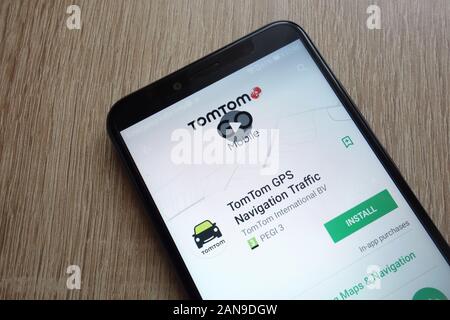 TomTom GPS Navigation Traffic App auf der Google Play Store-Website auf dem Huawei Y6 2018-Smartphone angezeigt Stockfoto