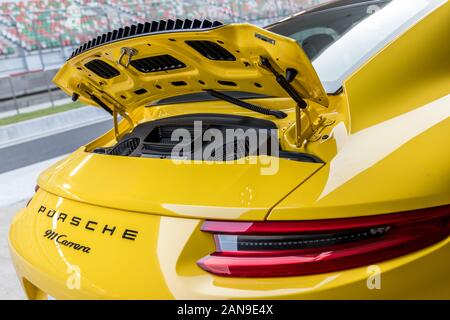 Luxus Autos von Porsche im Buddh International Circuit, Greater Noida, Indien Stockfoto