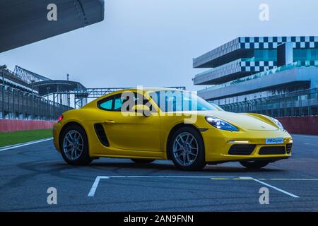 Luxus Autos von Porsche im Buddh International Circuit, Greater Noida, Indien Stockfoto