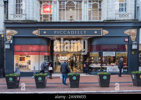 Eintritt zur viktorianischen Einkaufspassage Piccadilly Arcade in der New Street, Birmingham, Großbritannien Stockfoto