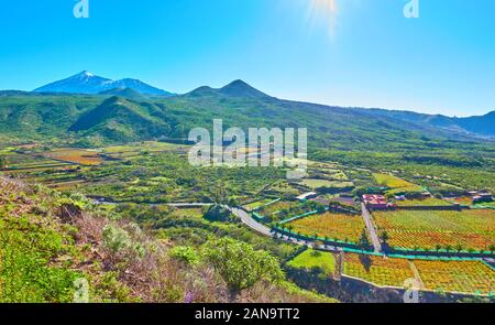 Hghland Landschaft auf Teneriffa und den Teide Vulkan im Hintergrund, den Kanarischen Inseln, Spanien - Landschaft Stockfoto