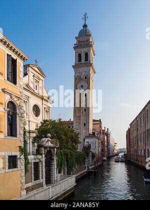 Historische Gebäude in der Stadt Venedig, Italien. Stockfoto