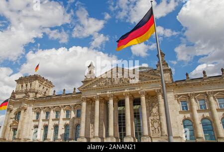 Reichstag, Sitz des deutschen Parlaments (Deutscher Bundestag) in Berlin, Deutschland. Stockfoto