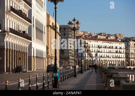 Algier der Weiße und die Algiers Promenade sind Juwelen in der alten Stadt Algier, Algerien. Stockfoto