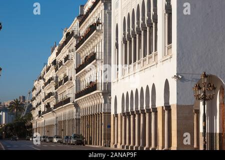 Algier der Weiße und die Algiers Promenade sind Juwelen in der alten Stadt Algier, Algerien. Stockfoto