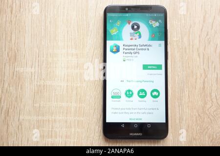 Kaspersky Safe Kids: elterliche Kontrolle und Familie GPS-App auf Google Website spielen Store auf Huawei Y6 2018 Smartphone angezeigt Stockfoto