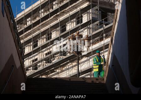 Algier das Weiß bezieht sich auf weiße Reihenbauten an und um die Promenade des Sablettes, die der Stadt ihren ikonischen Look verleihen. Algier Algerien. Stockfoto