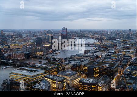 Der Blick vom Sky Garden in Richtung Stadt, London, Großbritannien Stockfoto