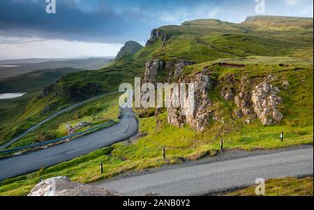 Straße durch die quiraing auf der Insel Skye, Schottland, Großbritannien Stockfoto