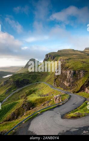 Straße durch die quiraing auf der Insel Skye, Schottland, Großbritannien Stockfoto