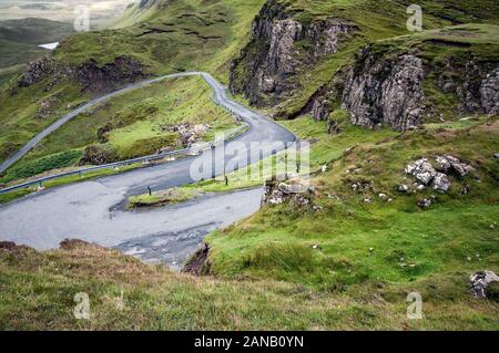 Straße durch die quiraing auf der Insel Skye, Schottland, Großbritannien Stockfoto