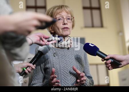 Unteres Haus stellvertretender Helena Valkova (ANO), Foto, bleibt Regierung Menschenrechte Kommissar und nicht Schritt nach dem tschechischen Medien ihr für heute einen gemeinsamen Artikel mit Kommunistischen Staatsanwaltschaft Josef Urvalek, staatliche Kommission für Menschenrechte Mitglied Tomas Nemecek sagte CTK kritisiert, am Donnerstag, 16. Januar 2020. Valkova, der auch Vorsitzender der Abgeordnetenkammer Petitionsausschuss, gewann die Unterstützung der Mehrheit der Mitglieder der Regierung, die Kommission für Menschenrechte, mit zwei Mitglieder, Rechtsanwalt Nemecek und akademischen Hubert Smekal von der Fakultät der Masaryk Universität in Sozialen Sc Stockfoto