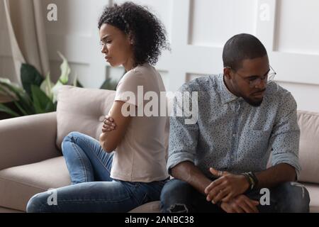 Junge unzufrieden Familie Ehepartner Probleme in Beziehungen. Stockfoto