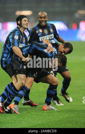 Mailand, Italien, 06. Januar 2011, 'G.' Meazza San Siro Stadion, Campionato di Calcio Seria A 2010/2011, FC Inter-SSC Napoli: Thiago Motta feiert, nachdem das Ziel Stockfoto