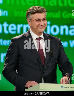 Berlin, Deutschland. 16 Jan, 2020. Der kroatische Premierminister Andrej Plenkovic spricht bei der Eröffnung der Internationalen Grünen Woche in der CityCube Berlin. Quelle: Annette Riedl/dpa/Alamy leben Nachrichten Stockfoto