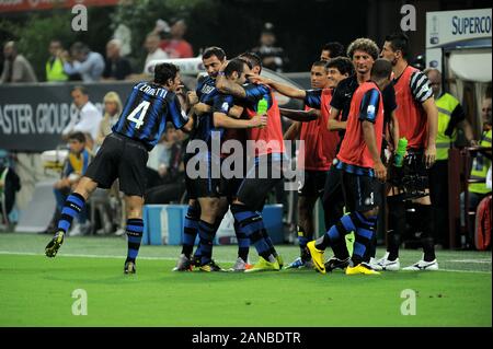 Mailand, Italien, 21. August 2010, 'G.' Meazza San Siro Stadium, der Supercoppa Italiana 2010/2011, FC Inter-AS Roma: Inter Spieler feiert, nachdem das Ziel Stockfoto