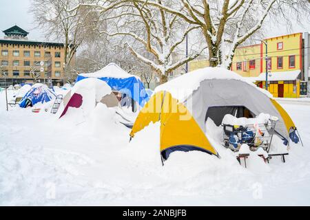 Obdachlose Camp im Winter, Oppenheimer Park, DTES, Vancouver, British Columbia, Kanada Stockfoto