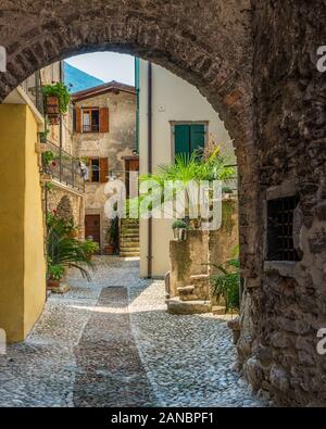 Idyllischer Blick in Cassone di malcesine, schönen Dorf am Gardasee. Venetien, in der Provinz Verona, Italien. Stockfoto