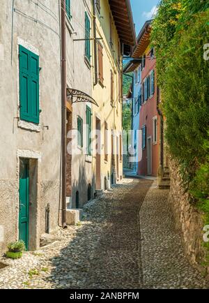 Idyllischer Blick in Cassone di malcesine, schönen Dorf am Gardasee. Venetien, in der Provinz Verona, Italien. Stockfoto