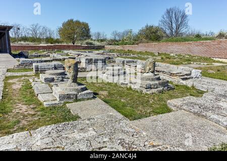 PLISKA, Bulgarien - 10 April, 2017: Die Reste der Hauptstadt des Ersten Bulgarischen Reiches Festung Pliska, Region Shumen, Bulgarien Stockfoto