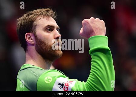 Wien, Österreich. 16 Jan, 2020. Handball: Em, Hauptrunde, Gruppe 1, 1. Spieltag, Weißrussland - Deutschland in der Wiener Stadthalle. Torhüter Andreas Wolff von Deutschland cheers. Credit: Robert Michael/dpa-Zentralbild/dpa/Alamy leben Nachrichten Stockfoto