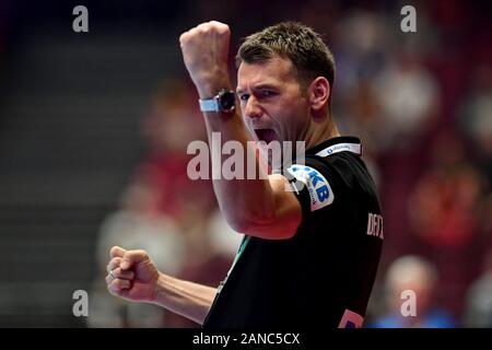 Wien, Österreich. 16 Jan, 2020. Handball: Em, Hauptrunde, Gruppe 1, 1. Spieltag, Weißrussland - Deutschland in der Wiener Stadthalle. Trainer Christian Prokop von Deutschland cheers. Credit: Robert Michael/dpa-Zentralbild/dpa/Alamy leben Nachrichten Stockfoto