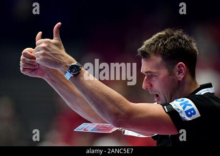 Wien, Österreich. 16 Jan, 2020. Handball: Em, Hauptrunde, Gruppe 1, 1. Spieltag, Weißrussland - Deutschland in der Wiener Stadthalle. Trainer Christian Prokop von Deutschland cheers. Credit: Robert Michael/dpa-Zentralbild/dpa/Alamy leben Nachrichten Stockfoto