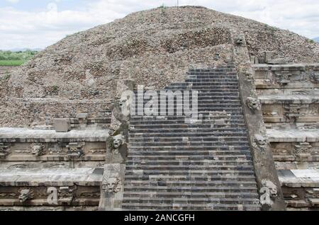 Tempel der gefiederten Schlange Quetzalcoatl, in Teotihuacan, einer prehispanic Mesoamerikanischen Stadt im Tal von Mexiko Stockfoto