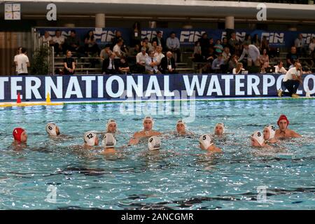 Cuneo, Italien. Am 4. Januar, 2020. Cuneo, Italien, 04. Jan 2020, team Ungarn während der Internationalen viereckigen - Ungarn vs Griechenland - Wasserball Internationale Teams - Credit: LM/Claudio Benedetto Credit: Claudio Benedetto/LPS/ZUMA Draht/Alamy leben Nachrichten Stockfoto