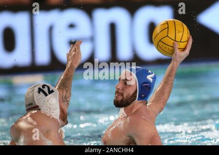 Cuneo, Italien. Am 4. Januar, 2020. Cuneo, Italien, 04. Jan 2020, Konstantinos genidounias (Griechenland) beim Internationalen viereckigen - Ungarn vs Griechenland - Wasserball Internationale Teams - Credit: LM/Claudio Benedetto Credit: Claudio Benedetto/LPS/ZUMA Draht/Alamy leben Nachrichten Stockfoto