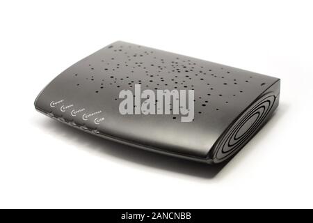 Alten Router auf weißem Hintergrund. Stockfoto