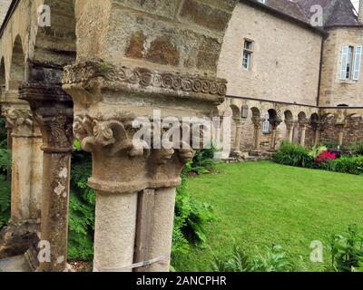 Frankreich, Bretagne, Daoulas, Abbaye de Daoulas, Gärten, Arzneimittel, Gärten, Kräuter, Blumen, Garten, Ruinen, Stockfoto