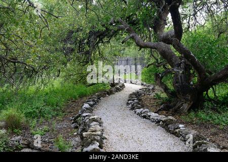 Angelegten Weg, Pfad, Onguma Tented Camp, Onguma Game Reserve, Namibia, Afrika Stockfoto