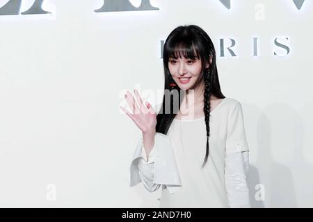 Chinesische Schauspielerin Zheng Jia besucht Lanvin 130-jährigen Jubiläum in Shanghai, China, 6. Dezember 2019. Stockfoto