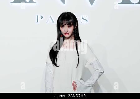 Chinesische Schauspielerin Zheng Jia besucht Lanvin 130-jährigen Jubiläum in Shanghai, China, 6. Dezember 2019. Stockfoto