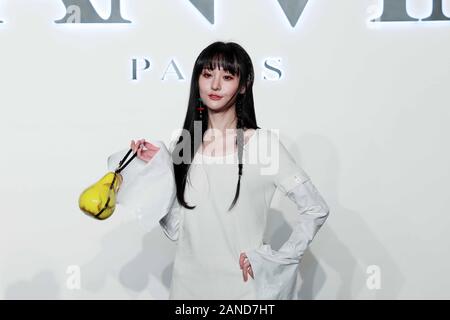 Chinesische Schauspielerin Zheng Jia besucht Lanvin 130-jährigen Jubiläum in Shanghai, China, 6. Dezember 2019. Stockfoto