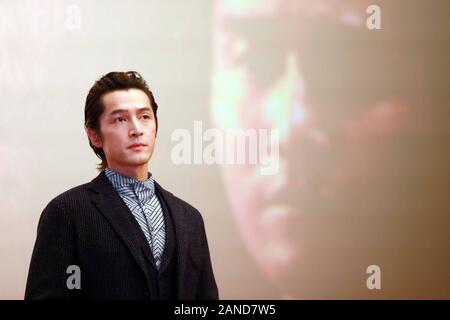 ------ Chinesische Schauspieler und Sänger Hugh Hu oder Hu Ge besucht eine Werbeveranstaltung für die "Wild Goose Lake', einem chinesischen Verbrechen drama Film in Shanghai, China Stockfoto