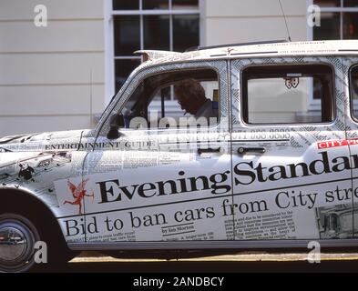 Taxifahrer in London cab, Westminster, London, England, Vereinigtes Königreich Stockfoto