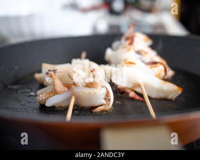 Cuttefish Kochen in der Küche zu Hause. Stockfoto